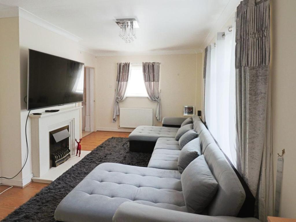 Homestay Park - 2 Minutes Walk To Hospital Stoke-on-Trent